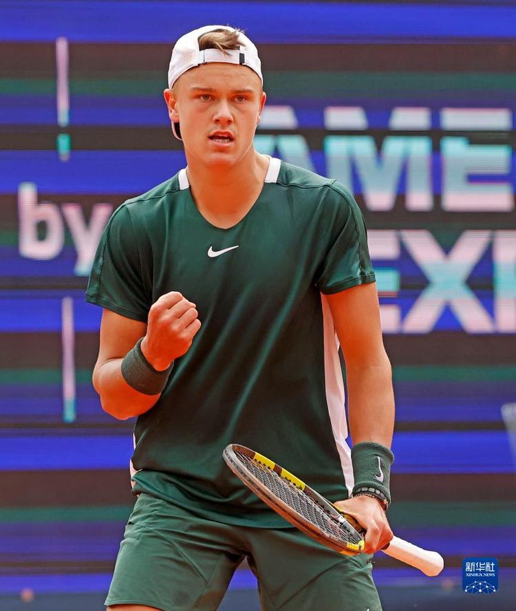 布克虽然表 布克虽然表